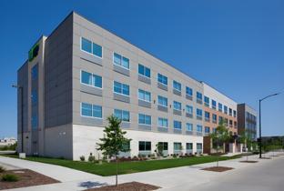 holiday inn express and suites des moines downtown by ihg