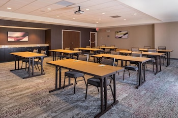 Courtyard By Marriott Elmira Horseheads,Big Flats Airport>>Big Flats,3 star
