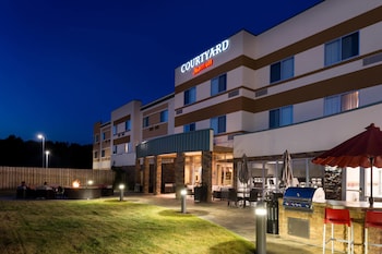Courtyard By Marriott Elmira Horseheads,Big Flats Airport>>Big Flats,3 star