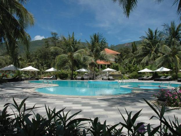 con dao resort