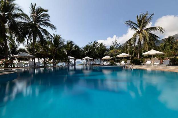 con dao resort