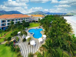 con dao resort