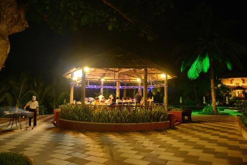 con dao resort