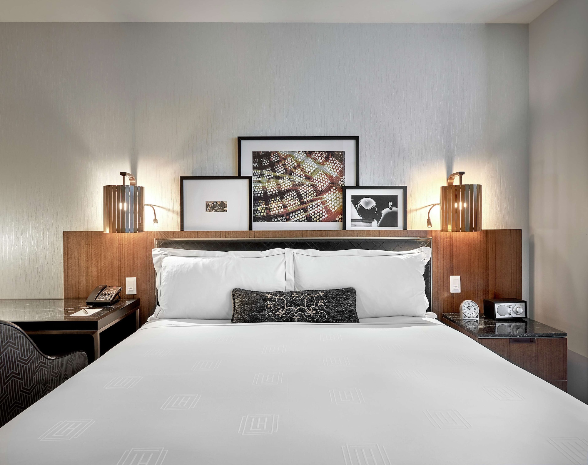 londonhouse chicago curio collection by hilton