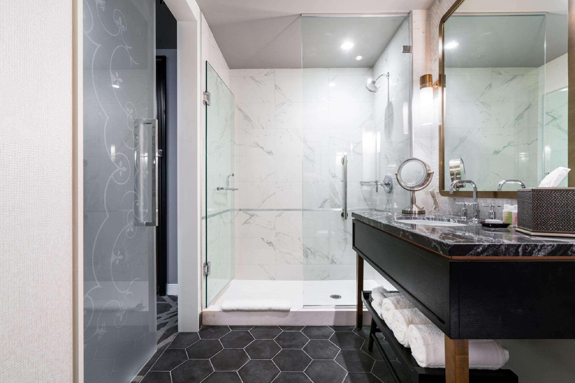 londonhouse chicago curio collection by hilton