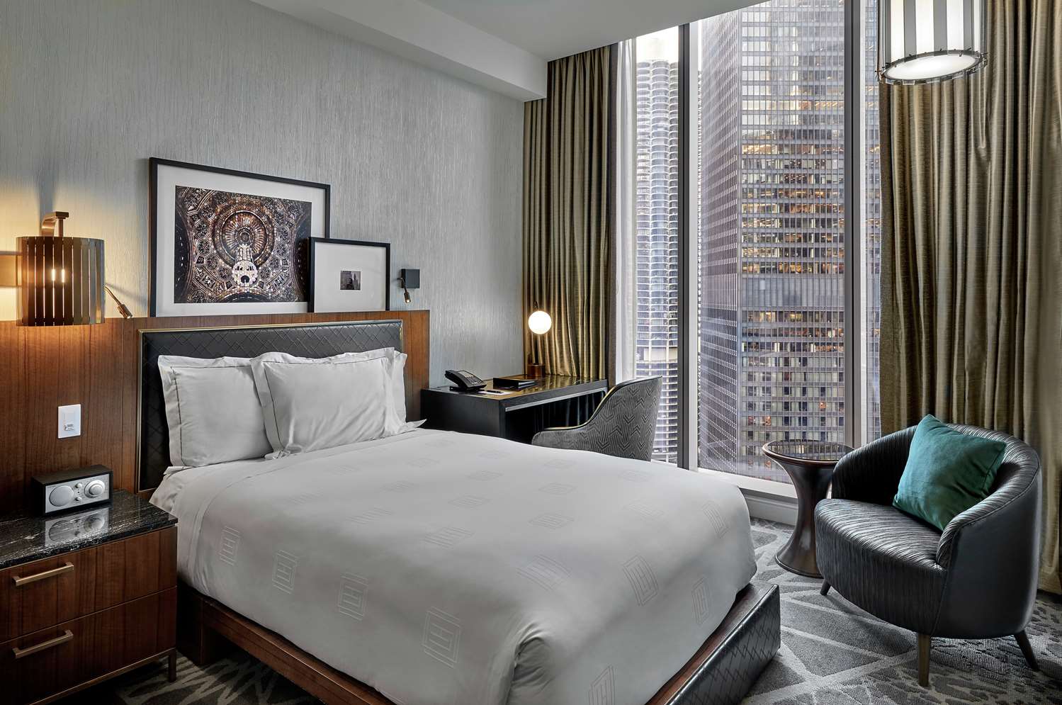 londonhouse chicago curio collection by hilton
