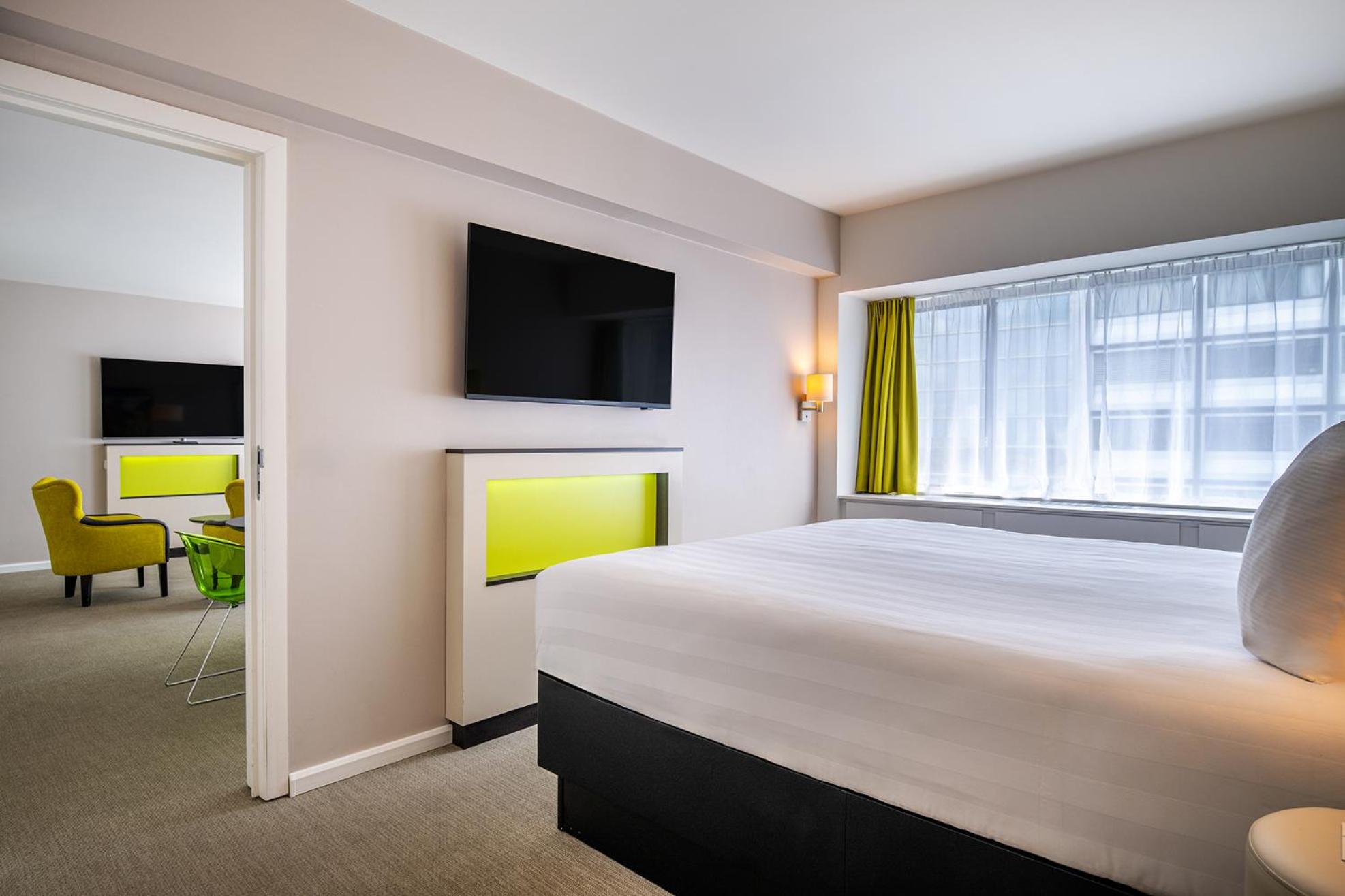 londonhouse chicago curio collection by hilton