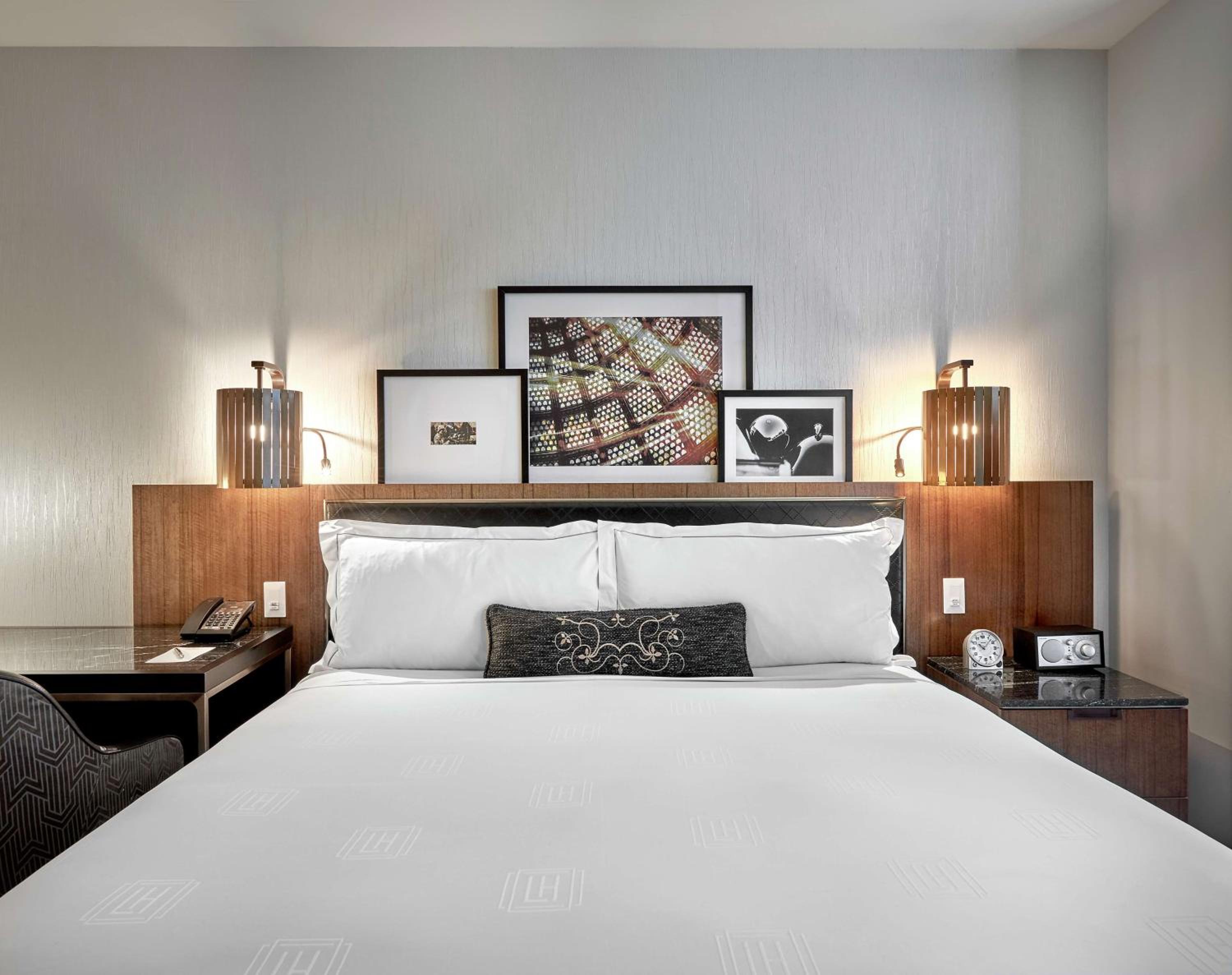 londonhouse chicago curio collection by hilton