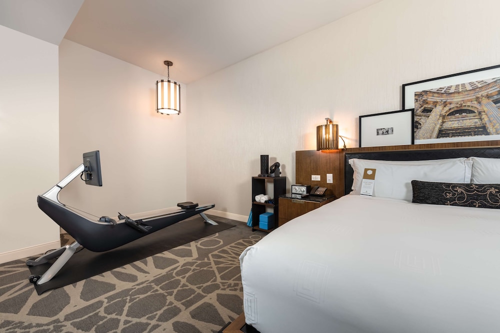 londonhouse chicago curio collection by hilton