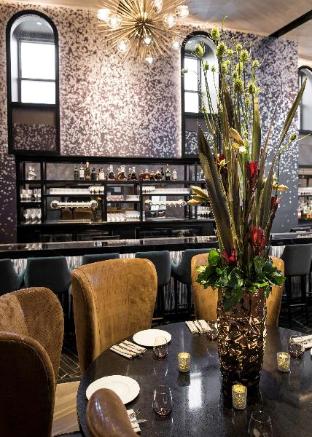 londonhouse chicago curio collection by hilton