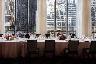 londonhouse chicago curio collection by hilton