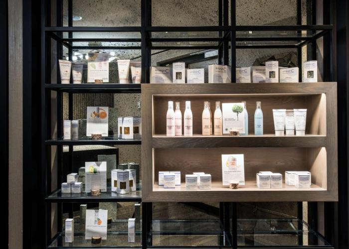 londonhouse chicago curio collection by hilton