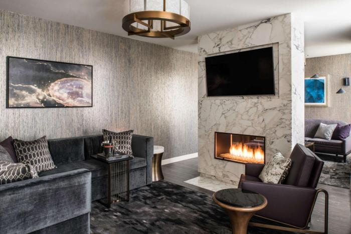 londonhouse chicago curio collection by hilton