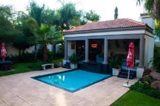 casa flora guesthouse