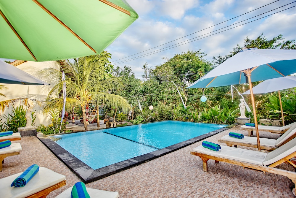 taos house lembongan