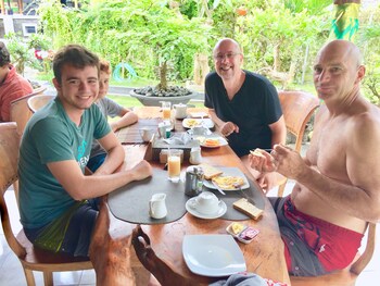 taos house lembongan