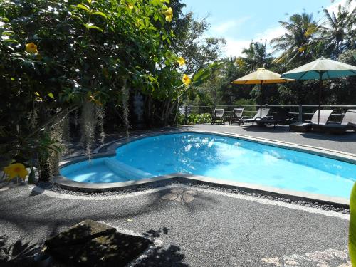 tepi sungai guest house