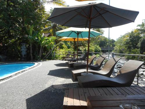 tepi sungai guest house