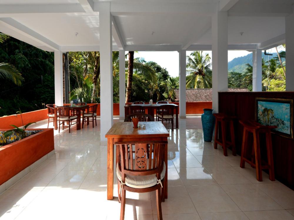 tepi sungai guest house