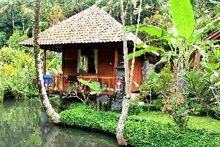 tepi sungai guest house