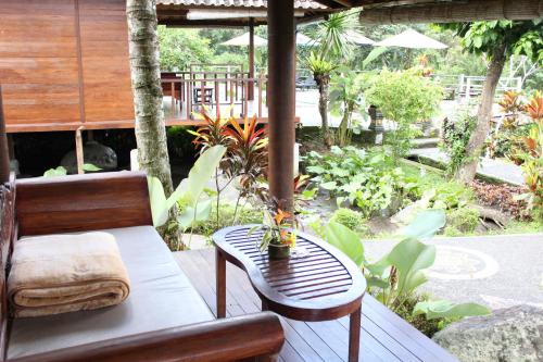 tepi sungai guest house