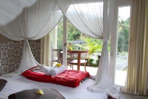 tepi sungai guest house