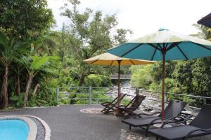 tepi sungai guest house