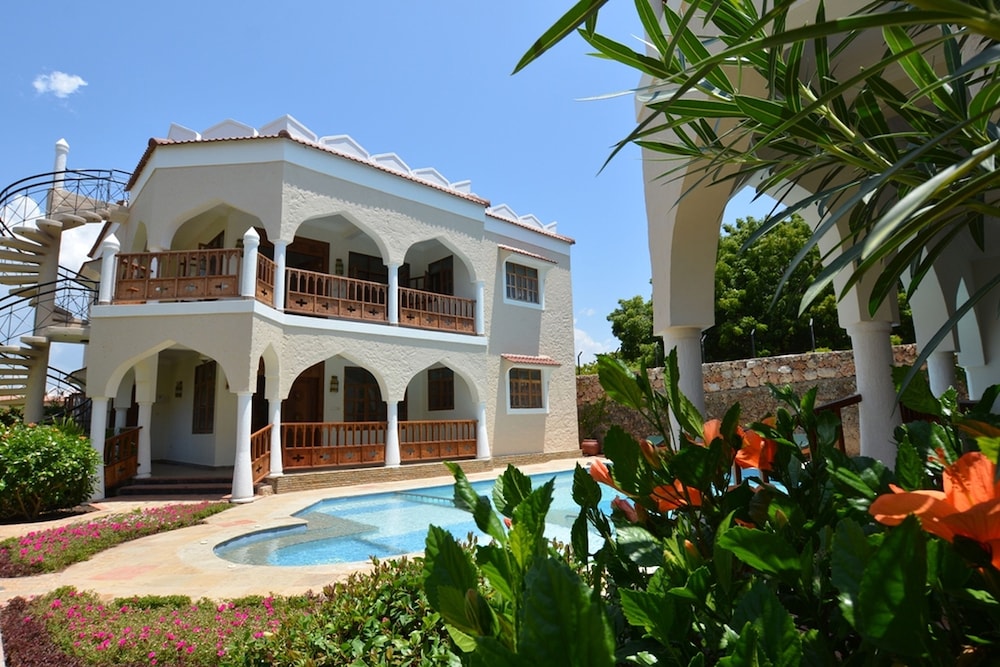 diani pearl luxury apartments