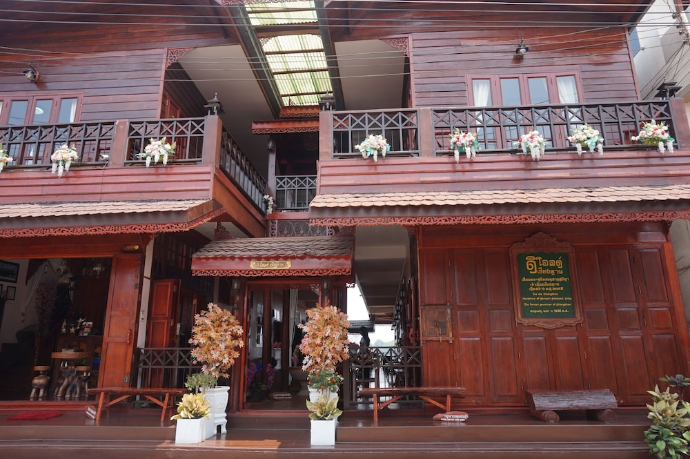 the old chiangkhan boutique hotel