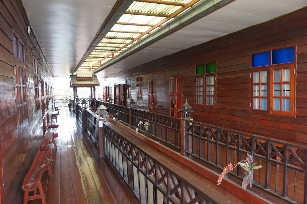 the old chiangkhan boutique hotel