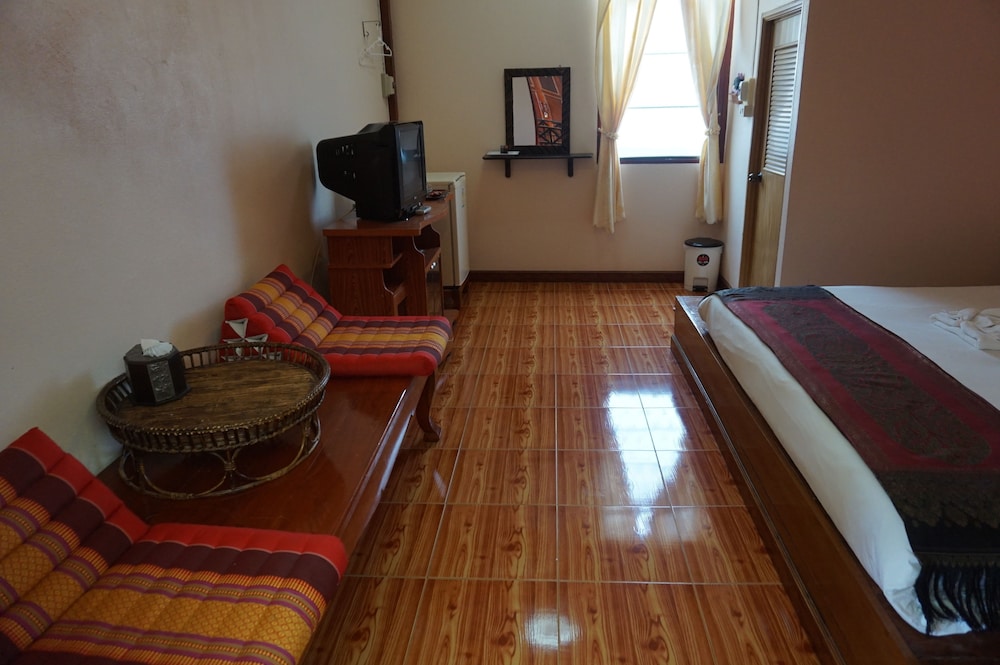 the old chiangkhan boutique hotel
