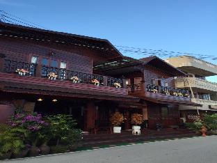 the old chiangkhan boutique hotel