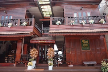 the old chiangkhan boutique hotel