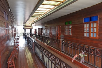 the old chiangkhan boutique hotel