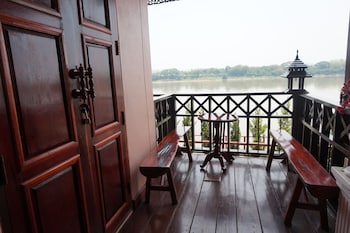 the old chiangkhan boutique hotel