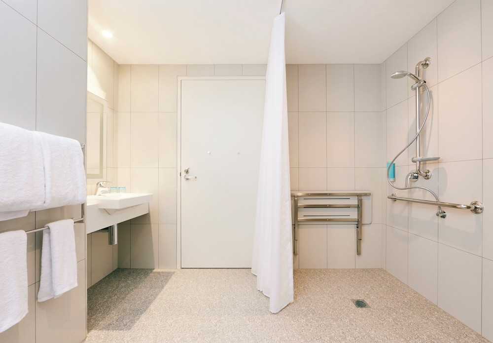 holiday inn express sydney macquarie park by ihg
