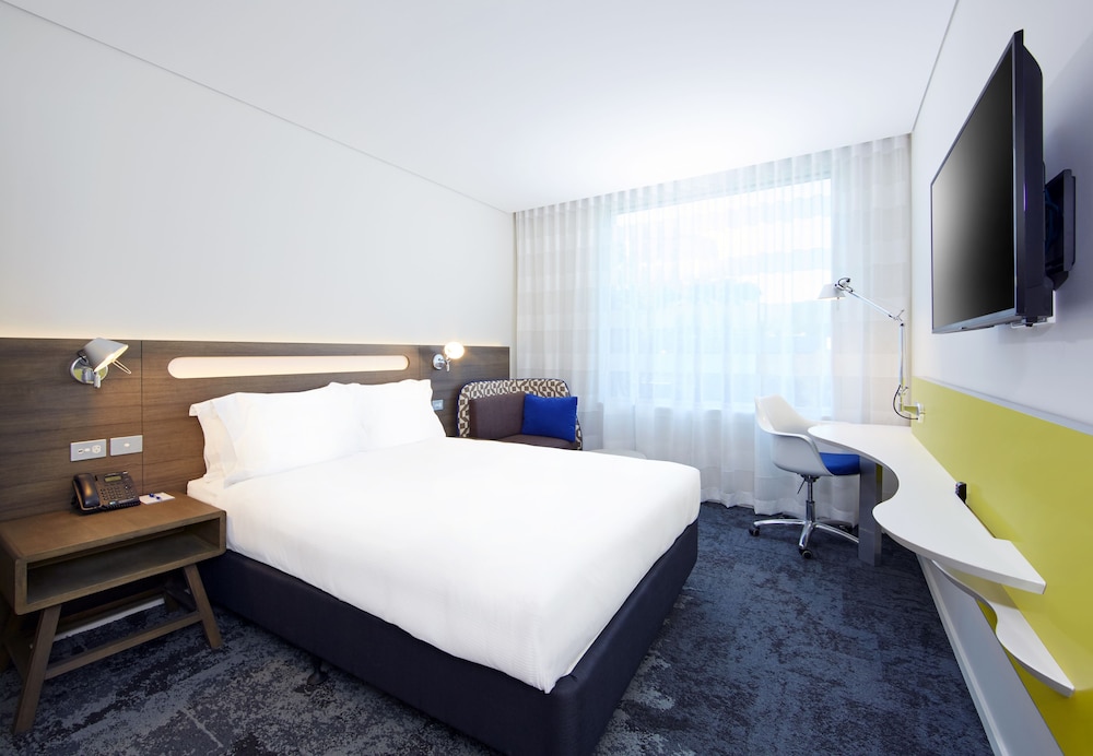 holiday inn express sydney macquarie park by ihg