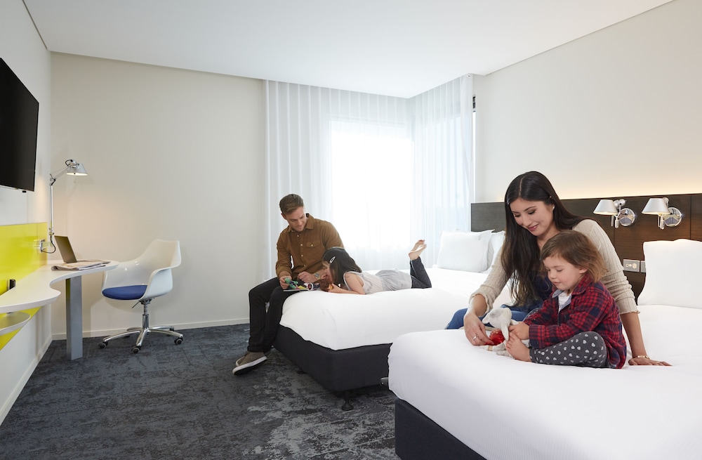 holiday inn express sydney macquarie park by ihg