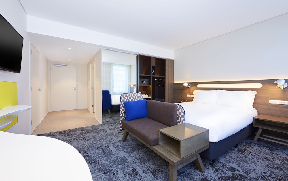 holiday inn express sydney macquarie park by ihg