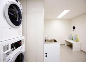 holiday inn express sydney macquarie park by ihg