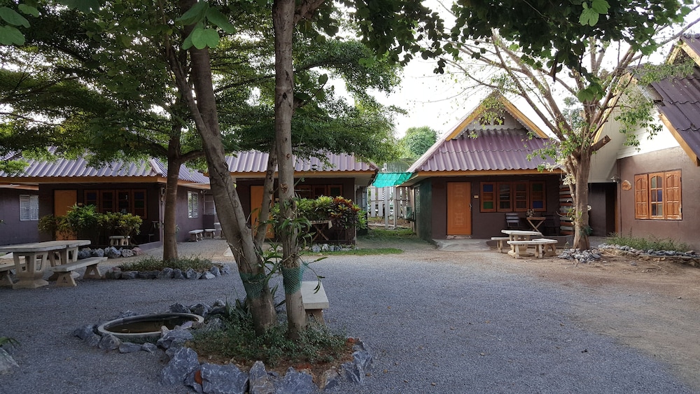 chom thong