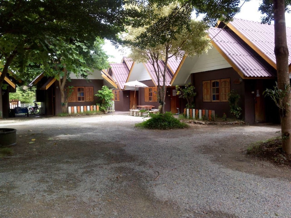 chom thong