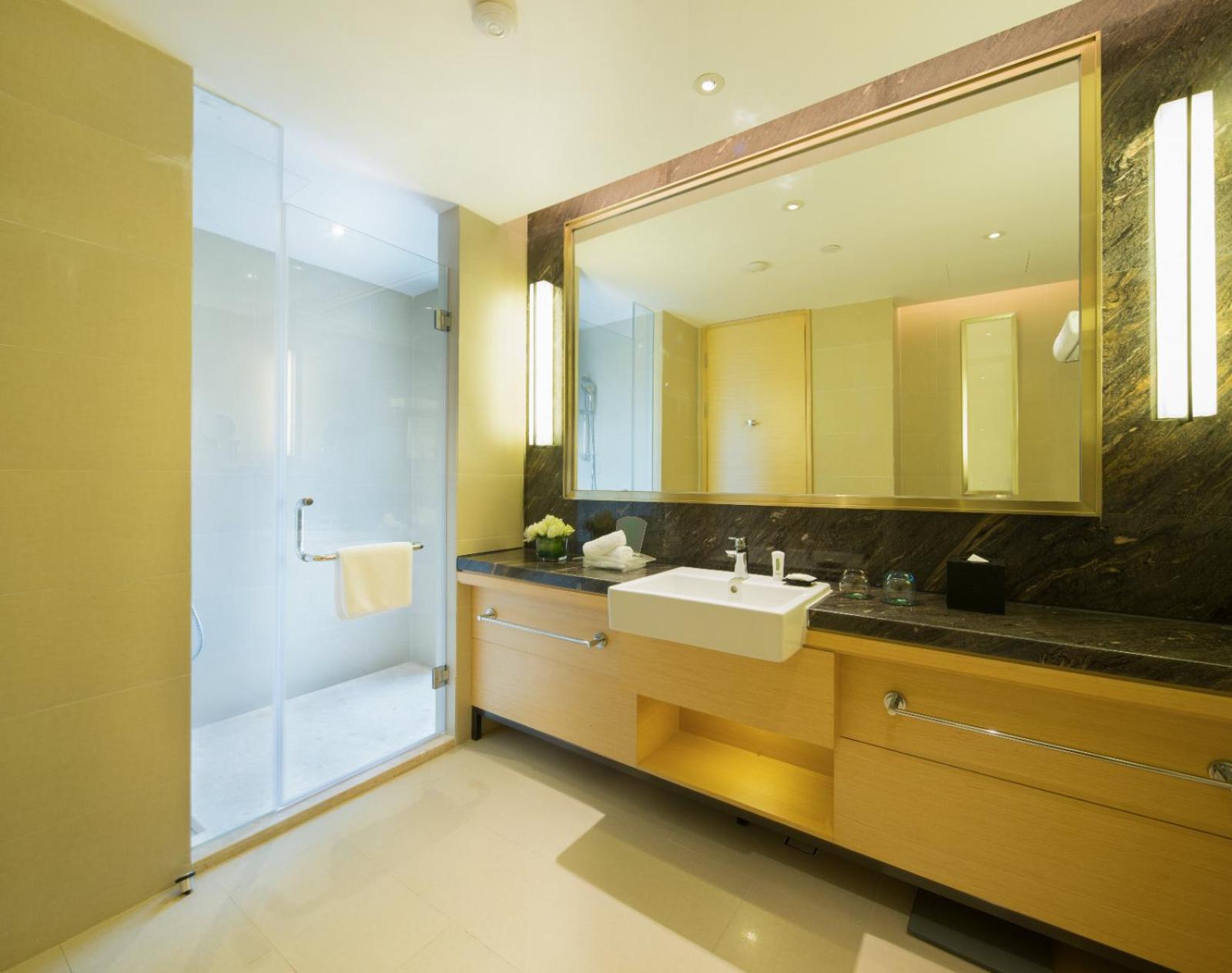 holiday inn haikou west coast by ihg