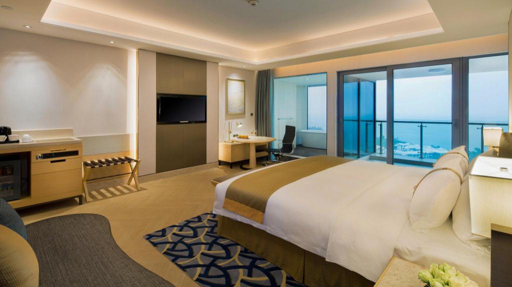 holiday inn haikou west coast by ihg