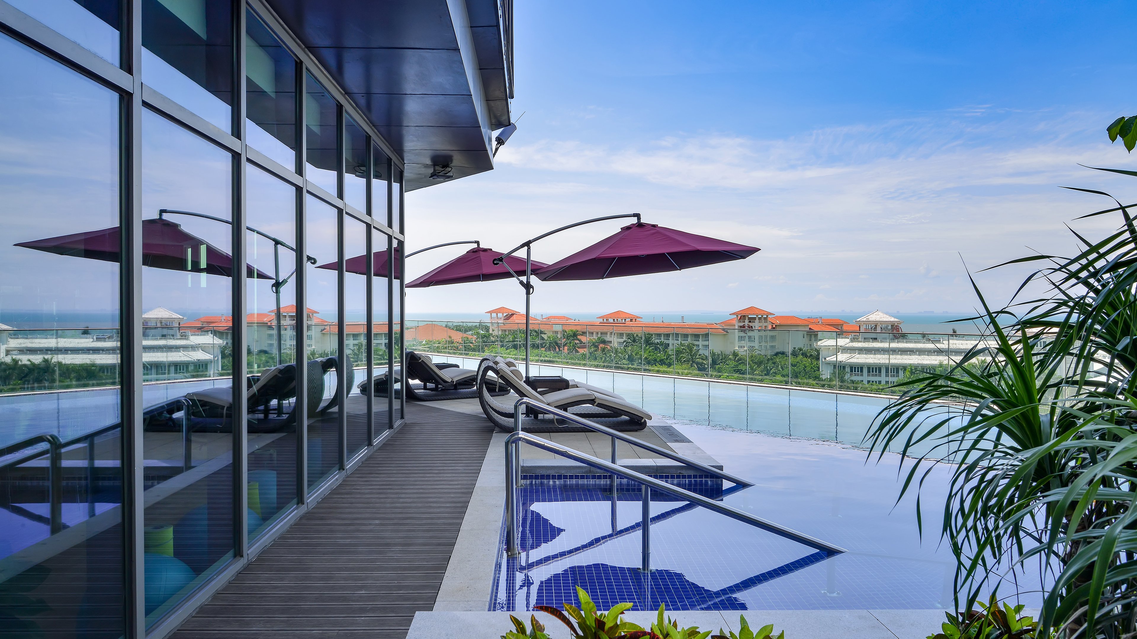 holiday inn haikou west coast by ihg