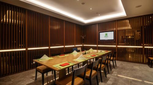 holiday inn haikou west coast by ihg