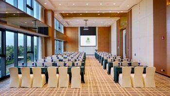 holiday inn haikou west coast by ihg