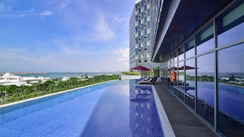 Holiday Inn Haikou West Coast By Ihg,Hainan>>Haikou,4 star