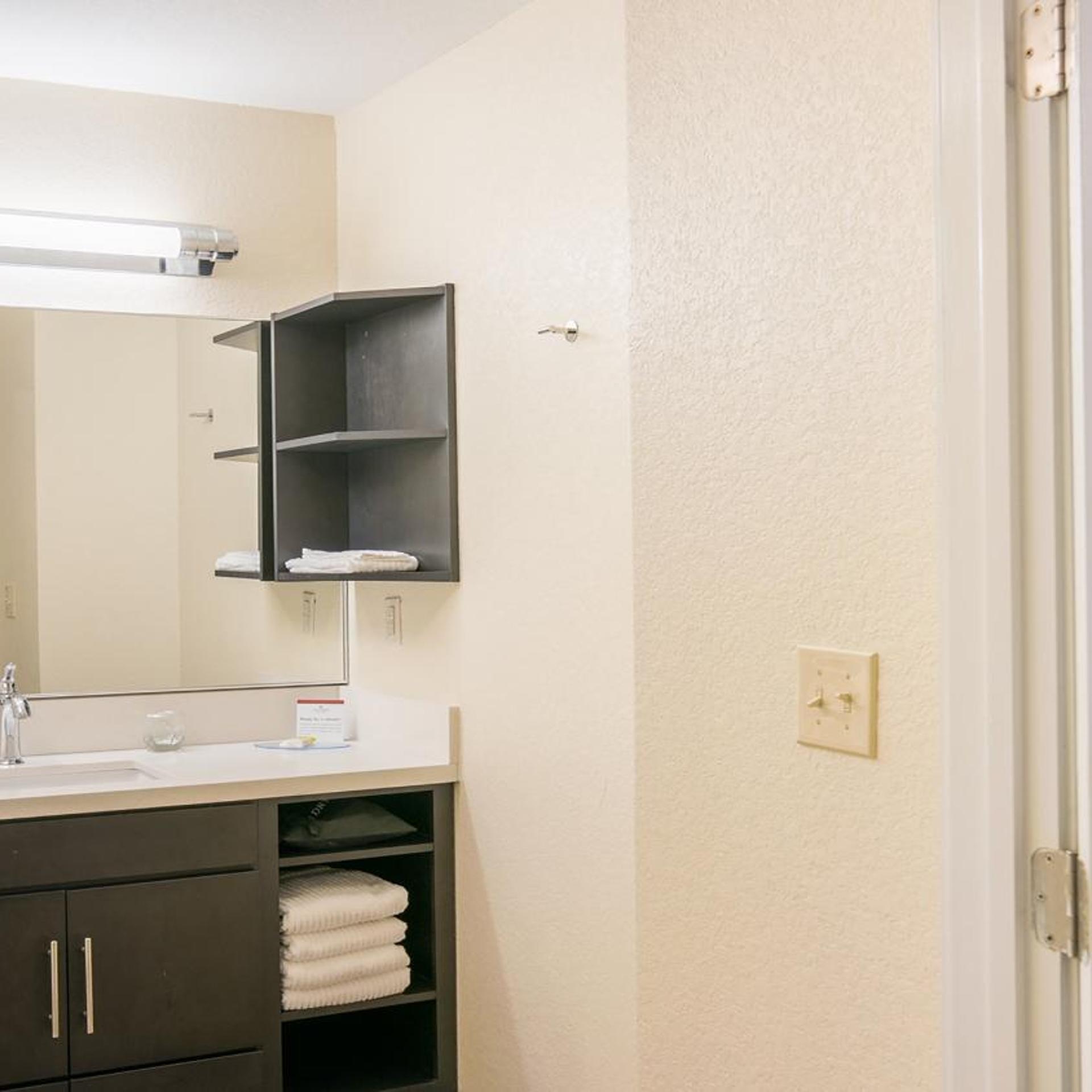 candlewood suites bay city by ihg