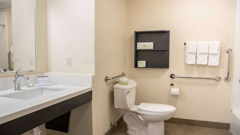 candlewood suites bay city by ihg